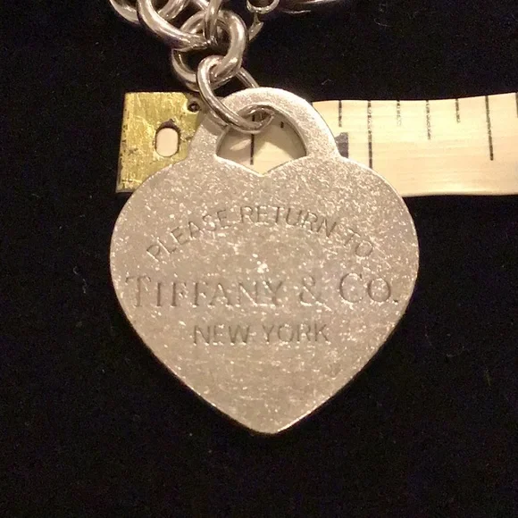 Tiffany &Co XLARGE HEART Bracelet - Picture 7 of 7